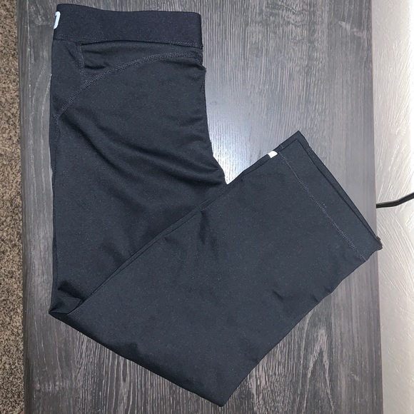 Nike Pants - Nike Pro Capri Leggings
